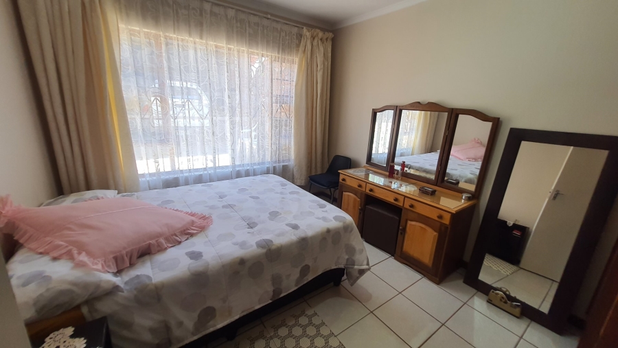 2 Bedroom Property for Sale in Langenhovenpark Free State